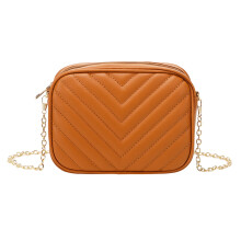 Prešívaná crossbody kabelka pre ženy s retiazkovým popruhom