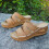 Sandals dingeacha bróidnithe il-dhathacha do mhná, leithead leathan 5
