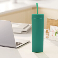 Gobelet isotherme fin en acrylique mat 473 ml (16 oz) Ă double paroi.