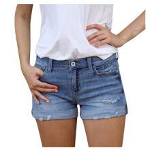Shorts jeans femininos azuis, modelo bootcut para mulheres de estatura baixa com bolsos, em algodão – perfeitos para looks de verão.