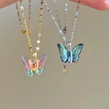 Vlinderketting voor dames met iriserend verloopdesign