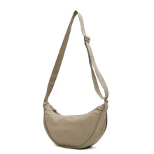 Sac bandoulière Crescent en nylon léger (1 pièce)