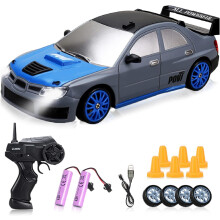 RC Driftbil 1: 24Skala 2,4 GHz 4WD 15 km/h med 2 batterier