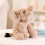 Éléphant en peluche douce et câline, 34 cm 1