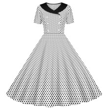 Jentekjole i Audrey Hepburn-stil med cocktailswing