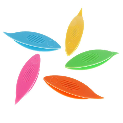 Plastic multicolored tattoo shuttle 5 pcs 2.44 inch