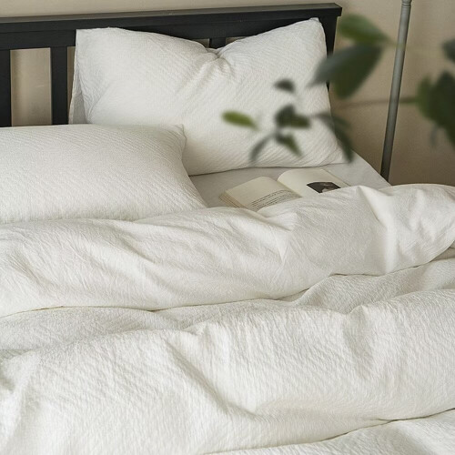 Ensemble de draps blancs pour lit simple avec taies d'oreiller