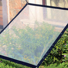 Telo in PVC trasparente impermeabile e resistente, con occhielli e lacci.