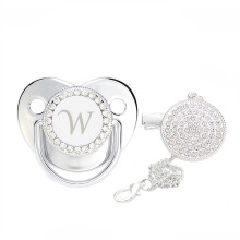 Chupete para bebé con clip de diamantes de imitación e inicial personalizada.