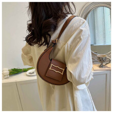 Dámska crossbody kabelka Crescent Hobo