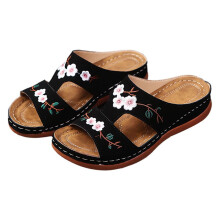 Sandalias de cuña de una sola tira de PU para mujer con bordado, ideales para el día a día, el ocio y las vacaciones. Transpirables y
