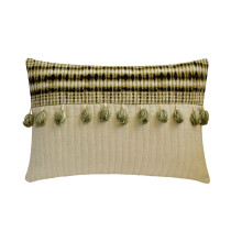 Housse de coussin lombaire 30 x 40 cm (12 x 16 po) beige et verte, faite main, patchwork de lin matelassé avec pompons, motif rayé - Keten Decor