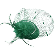 Chapeau de mariée vintage orné d'un voile et de plumes