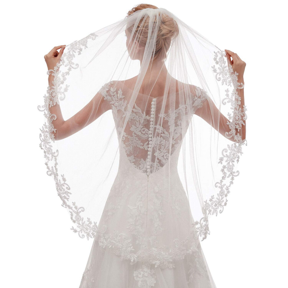 Women's ivory wedding veil with metal comb, fingertip