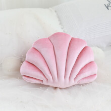 Seashell-Shaped Velvet Throw Pillow – Coastal Decor Cushion for Couch & Bed, Soft Plush Beach Pillow Insert