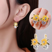 Sunflower Stud Earrings Hypoallergenic Gold 1 Pair
