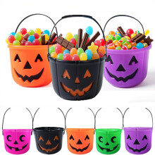Găleată de Halloween cu dovleac Jack O'Lantern și dovleac
