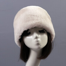Gorro de mujer cálido, cortavientos y de corte recto estilo ruso.