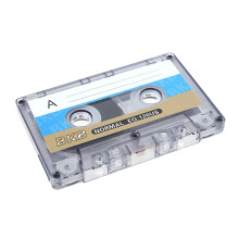 Standaard cassettebandspeler met 90 minuten aan blanco magneetband.