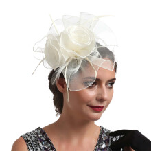 Pince à cheveux de mariée ornée d'un voile et de plumes