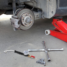 Tire Inflator with Pressure Gauge and Extended Nozzle
