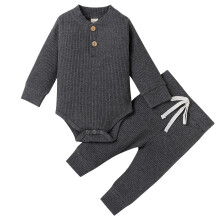 Conjunto de body y pantalón de pana con botones para bebé niño, color gris.