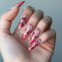 Oval Press-on Nails French Style with Gold Accents