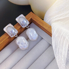 Pendientes de perlas de plata 925 con diseño retro medieval.