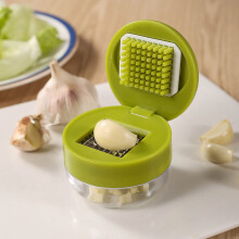 Hachoir à légumes TAKTUK avec récipient de rangement et brosse