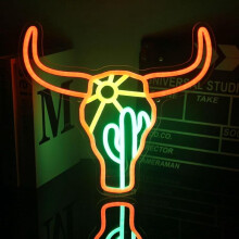 Bikaktusz neonreklám Western LED fali dekoráció 30x45 cm