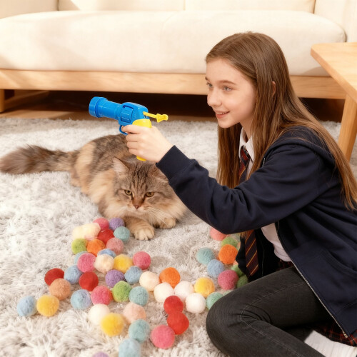 Kattbollkastare med pompombollar – Soft Interactive 2