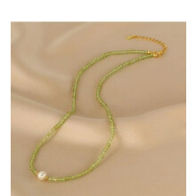 Vintage-Choker-Halskette mit Süßwasserperlen und Peridot