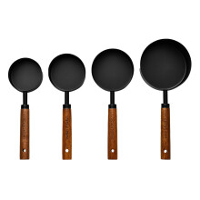 Set di misurini in acciaio inox con manico in legno