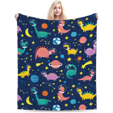 Couverture en flanelle Ă motif dinosaure 127 cm x 102 cm
