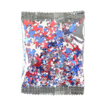 Amerikansk nationaldag, uafhængighedsdag, røde, blå og hvide papirrester, mindesmærke og striber, flag, pailletter, papir, håndkastende