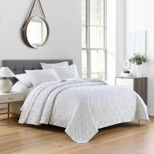 Twin Quilt Set White Geometric Diamond Stitched Microfiber 1