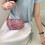 Αστραφτερή βραδινή τσάντα clutch με πούλιες και αλυσίδα 2