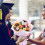 Conjunto de presente com buquê de flores de tricô e urso de formatura 2