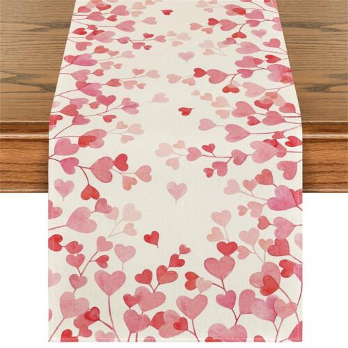 Chemin de table et set de table en lin rouge pour la Saint-Valentin 1