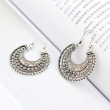 Brincos de pino para mulheres, com formato moderno, pendentes, com personalidade, estilo retrô boêmio, tendência e outras opções de presentes
