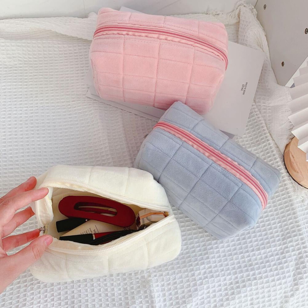 Velvet Makeup Bag for Storage and Travel 18x10x7.5cm