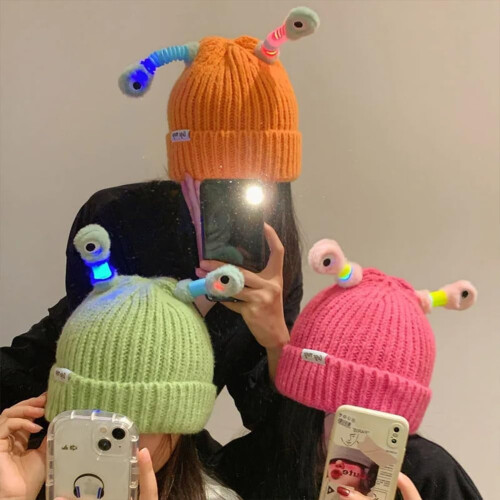 Winterliches Eltern-Kind-Strickmützen- und Leuchthandschuh-Set 2