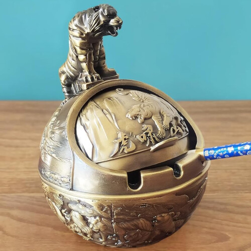 Bronze Tiger Ashtray with Lid Metal Windproof 1 pc 2