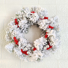 Snow-Flocked White Christmas Wreath 18 inch with Berries