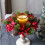 Tischkerzen mit Nadeln und rotem Fruchtdesign 6