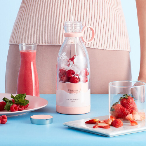 Portable Fresh Juice Blender with Built-in Battery 1