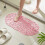 Tapis de bain antidérapant rose avec trous d'évacuation et ventouses 5