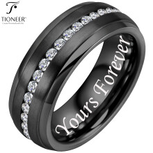 Alliance en carbure de tungstène sertie de zirconiums cubiques blancs, style éternité, bords étagés, disponible en argent ou noir, 8 mm