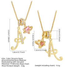 Gouden alfabet hanger ketting met 26 letters en 3 lagen.