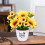 Centrotavola floreale in plastica con vaso di girasoli. 4
